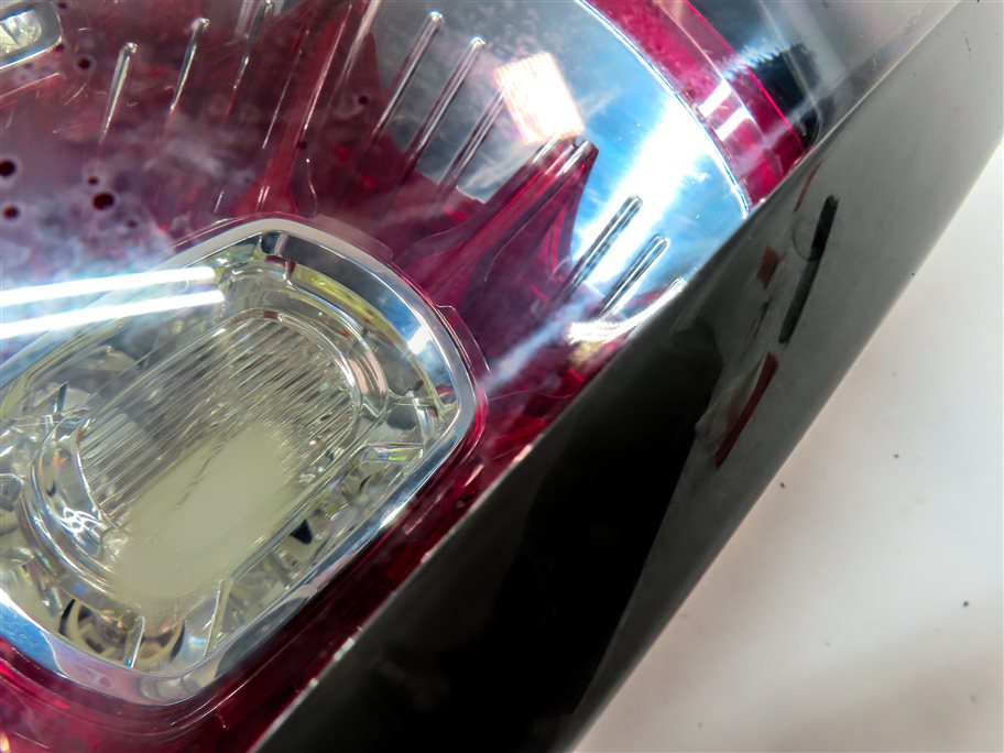 Thumbnail 7: 14-17 RANGE ROVER SPORT L405 L494 REAR RIGHT PASSENGER UPPER QUARTER TAILLIGHT