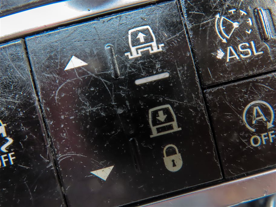 Thumbnail 9: 14 RANGE ROVER SPORT L494 TERRAIN HILL DESCENT RIDE HEIGHT SELECT CONTROL SWITCH
