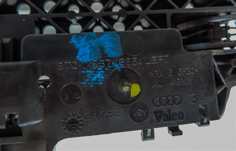 Thumbnail 6: 09-17 AUDI A4 S4 Q5 ALLROAD (B8 8K 8R) REAR LEFT KEYLESS DOOR HANDLE (White)