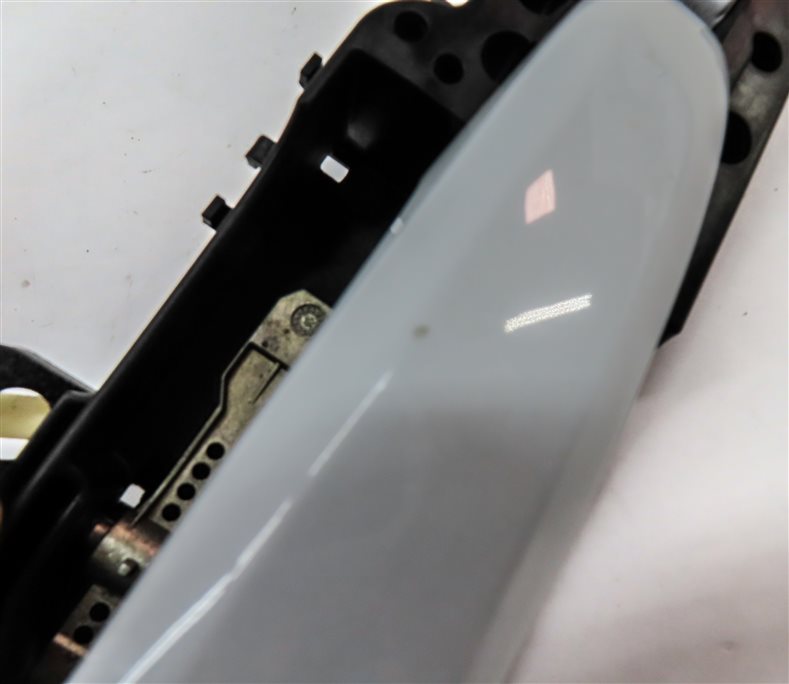 Thumbnail 7: 09-17 AUDI A4 S4 Q5 ALLROAD (B8 8K 8R) REAR LEFT KEYLESS DOOR HANDLE (White)