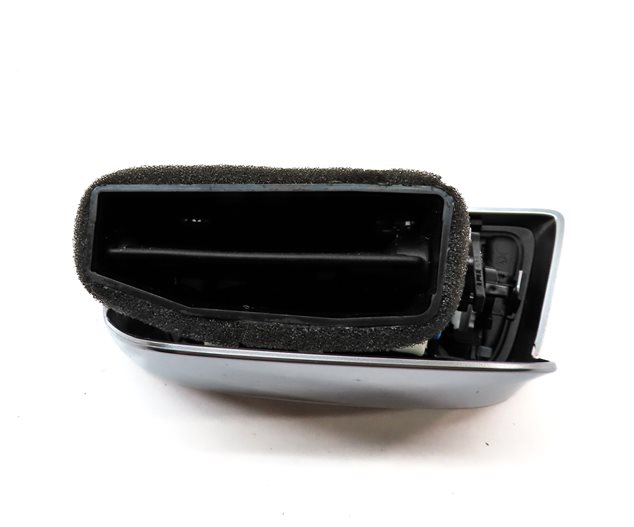 Thumbnail 4: 2016 PORSCHE CAYENNE (958) REAR RIGHT CENTER CONSOLE HEATER A/C AIR VENT