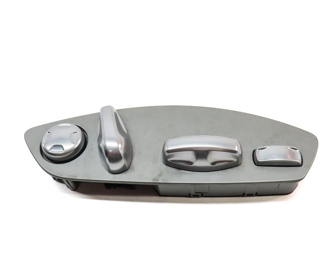 Thumbnail 2: 2016 PORSCHE CAYENNE (958) FRONT RIGHT PASSENGER SEAT ADJUST SWITCH BUTTON