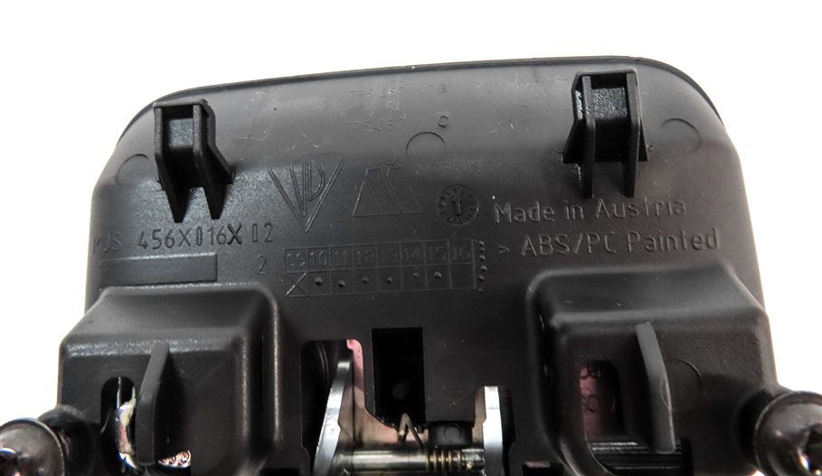 Thumbnail 6: 2016 PORSCHE CAYENNE (958) GLOVE BOX HANDLE STORAGE COMPARTMENT HANDLE