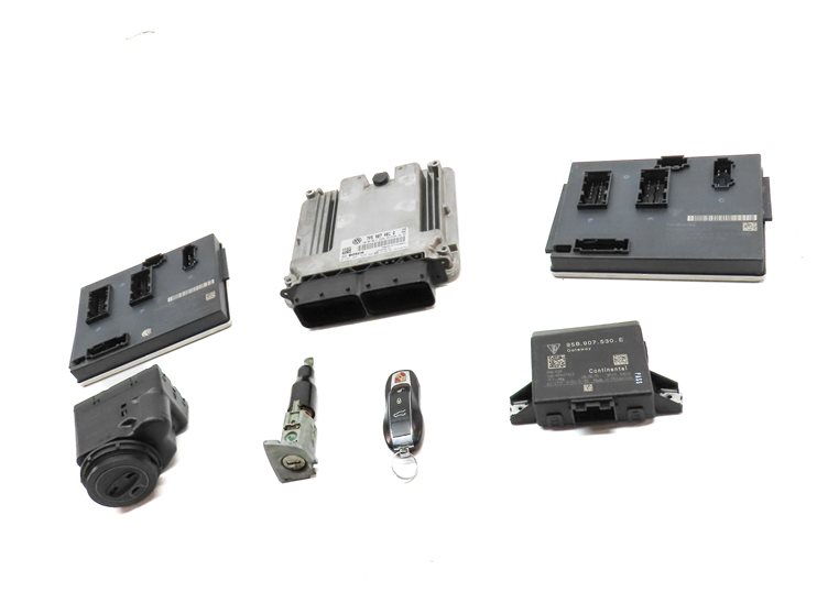 Thumbnail 2: 15-16 PORSCHE CAYENNE 958 3.0L DIESEL ENGINE BCM ECM IMMOBILIZER MODULE KEY SET