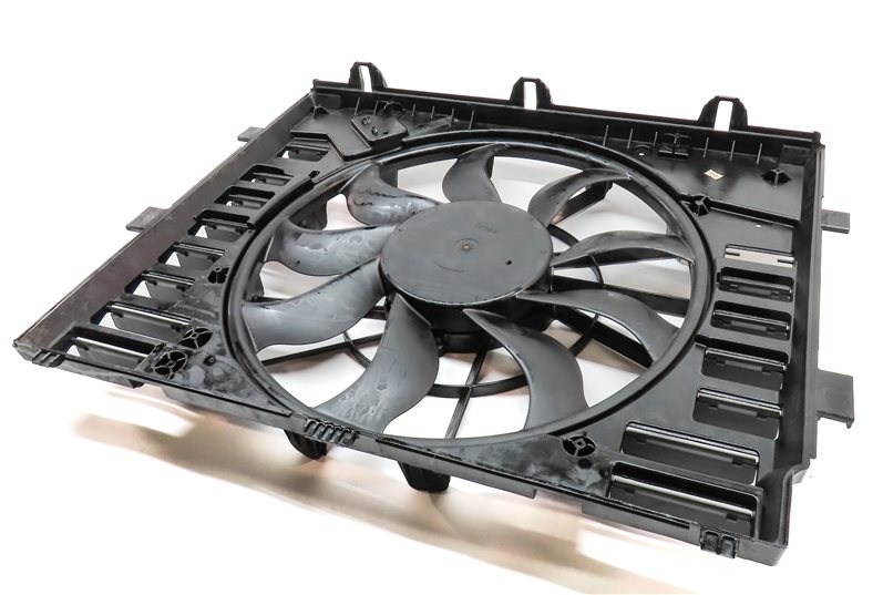 Thumbnail 1: 2011-2018 PORSCHE CAYENNE (958) 3.0L DIESEL & 4.8L ENGINE RADIATOR COOLING FAN