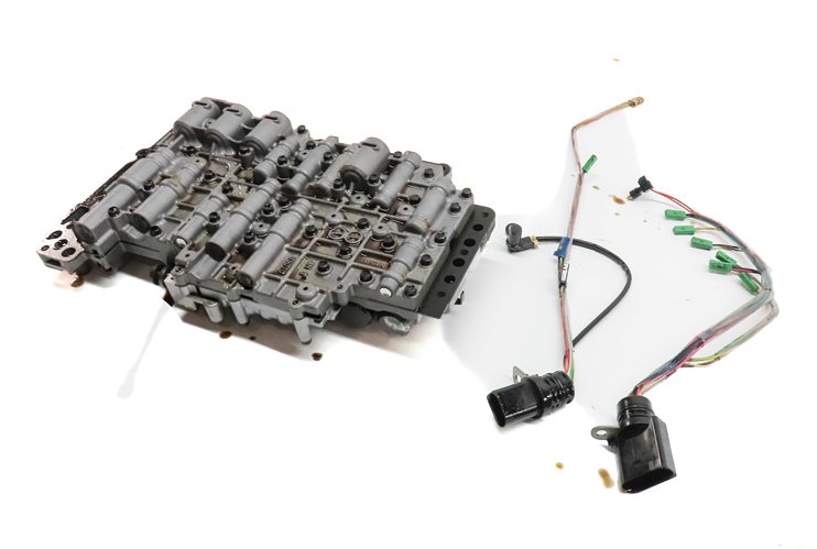 Thumbnail 1: 2011-2018 PORSCHE CAYENNE (958) S / GTS / BASE AUTO TRANSMISSION VALVE BODY