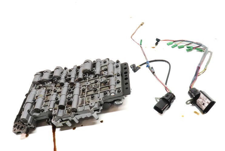 Thumbnail 2: 2011-2018 PORSCHE CAYENNE (958) S / GTS / BASE AUTO TRANSMISSION VALVE BODY