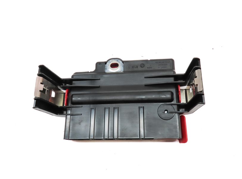 Thumbnail 5: 2009 BMW X6 (E71) 4.4L (N63) POSITIVE BATTERY TERMINAL POWER DISTRIBUTION PLATE