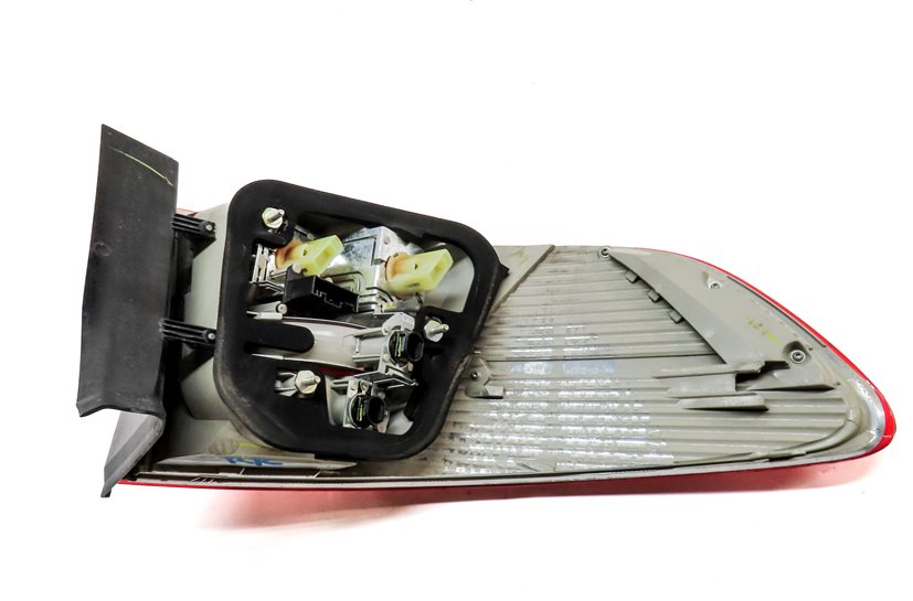 Thumbnail 5: 08-12 BMW X6 X6M (E71 E72) RIGHT PASSENGER REAR OUTER TAILLIGHT BRAKE LIGHT LAMP