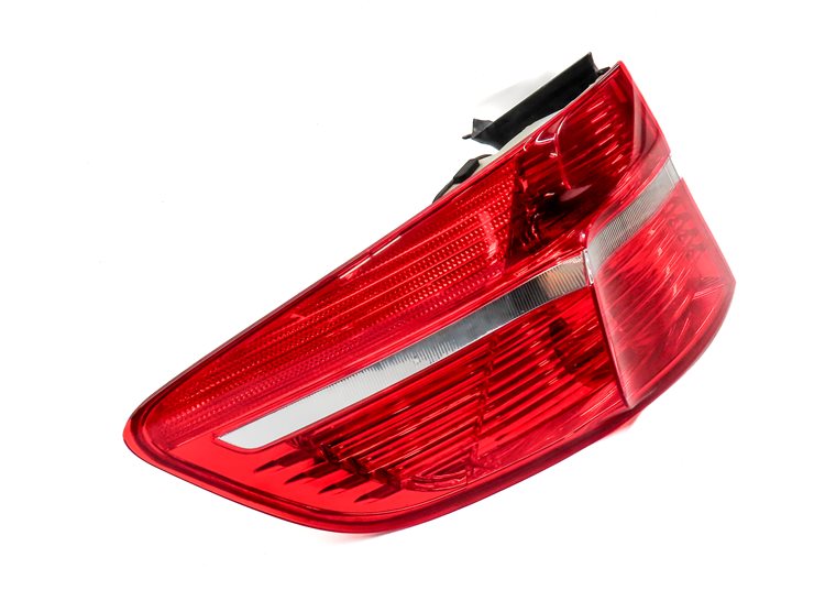 Thumbnail 4: 2008-2012 BMW X6 X6M (E71 E72) LEFT DRIVER REAR OUTER TAILLIGHT BRAKE LIGHT LAMP