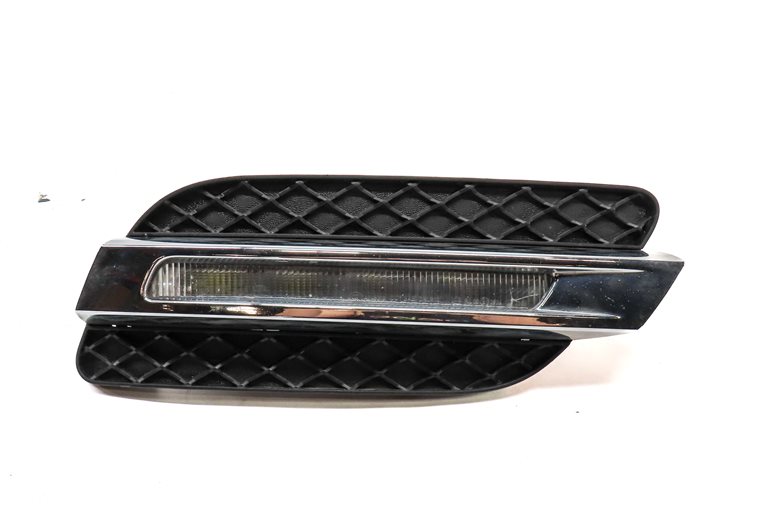 Thumbnail 2: 13 MERCEDES ML350 (W166) FRONT RIGHT PASSENGER LOWER BUMPER FOGLIGHT GRILLE END