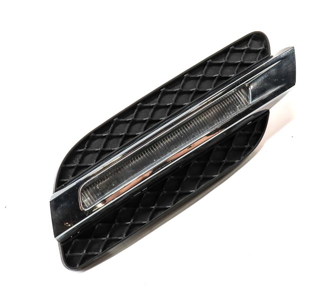 Thumbnail 3: 13 MERCEDES ML350 (W166) FRONT RIGHT PASSENGER LOWER BUMPER FOGLIGHT GRILLE END