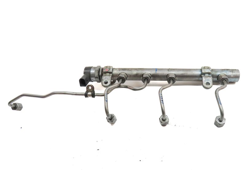 Thumbnail 6: 2013 MERCEDES ML350 (W166) 3.0L DIESEL (642.826) ENGINE LEFT FUEL RAIL w/LINES