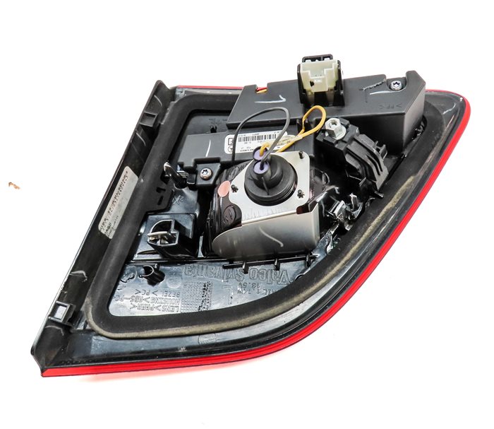 Thumbnail 5: 2012-2015 MERCEDES ML CLASS (W166) LEFT DRIVER REAR INNER TAILLIGHT LIGHT LAMP