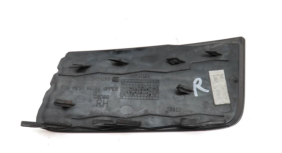 Thumbnail 5: 15 RANGE ROVER EVOQUE L538 FRONT RIGHT LOWER BUMPER FOG LIGHT TRIM GRILLE SET/2