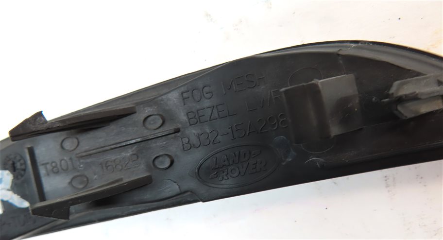 Thumbnail 8: 15 RANGE ROVER EVOQUE L538 FRONT RIGHT LOWER BUMPER FOG LIGHT TRIM GRILLE SET/2