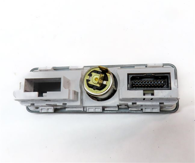 Thumbnail 4: 2015 RANGE ROVER EVOQUE (L538) AUX IN PORT w/ USB PLUG PANEL
