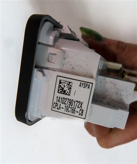 Thumbnail 5: 2015 RANGE ROVER EVOQUE (L538) AUX IN PORT w/ USB PLUG PANEL