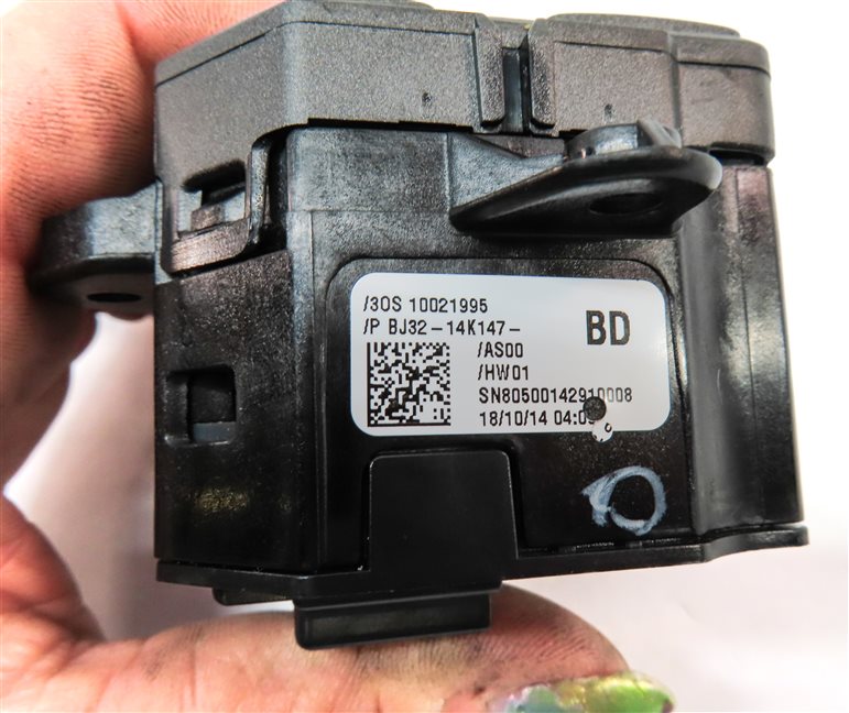 Thumbnail 6: 2015 RANGE ROVER EVOQUE (L538) HILL DESCENT TRACTION CONTROL SWITCH BUTTON