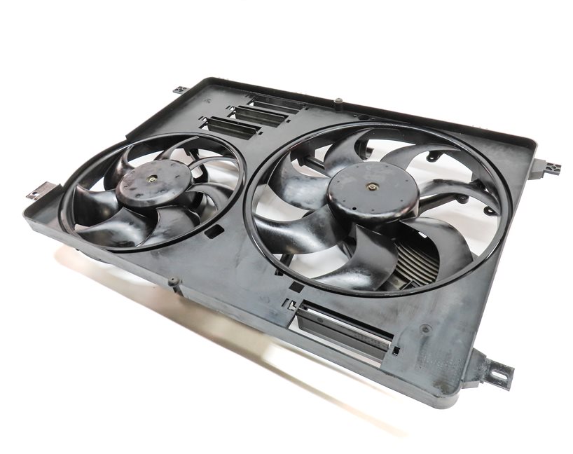 Thumbnail 1: 12-17 LR2 DISCOVERY SPORT RANGE ROVER EVOQUE L550 RADIATOR COOLING FAN & SHROUD