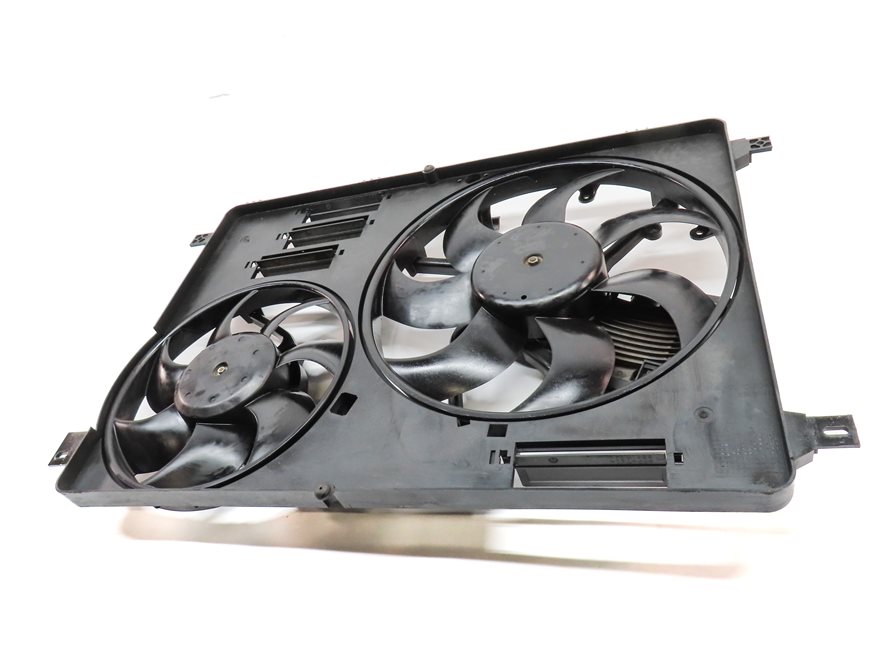 Thumbnail 2: 12-17 LR2 DISCOVERY SPORT RANGE ROVER EVOQUE L550 RADIATOR COOLING FAN & SHROUD