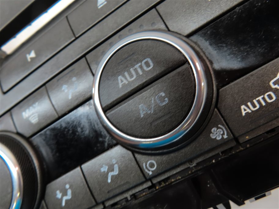 Thumbnail 7: 2014-2015 RANGE ROVER EVOQUE (L538) FRONT HEATER A/C TEMPERATURE CONTROL PANEL