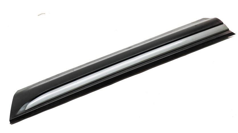 Thumbnail 4: 12-19 RANGE ROVER EVOQUE L538 FRONT RIGHT PASSENGER EXTERIOR LOWER DOOR TRIM