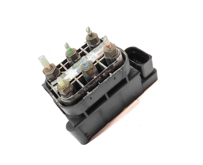 Thumbnail 3: 2012 MERCEDES GL350 (X164) 3.0L DIESEL (OM642) AIR SUSPENSION VALVE BLOCK