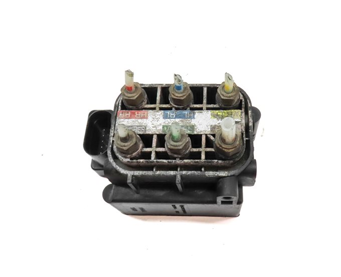 Thumbnail 4: 2012 MERCEDES GL350 (X164) 3.0L DIESEL (OM642) AIR SUSPENSION VALVE BLOCK