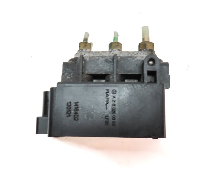 Thumbnail 6: 2012 MERCEDES GL350 (X164) 3.0L DIESEL (OM642) AIR SUSPENSION VALVE BLOCK