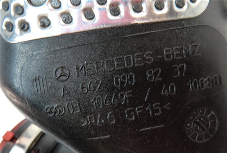 Thumbnail 8: 12 MERCEDES GL350 X164 3.0L DIESEL OM642 INTAKE MASS AIR FLOW DUCT w/MAF SENSOR