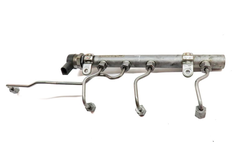 Thumbnail 5: 2012 MERCEDES GL350 (X164) 3.0L DIESEL (OM642) LEFT ENGINE FUEL RAIL w/ LINES