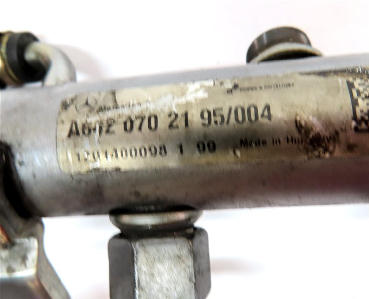 Thumbnail 6: 2012 MERCEDES GL350 (X164) 3.0L DIESEL (OM642) LEFT ENGINE FUEL RAIL w/ LINES