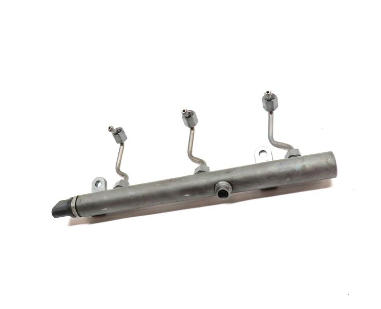 Thumbnail 2: 2012 MERCEDES GL350 (X164) 3.0L DIESEL (OM642) RIGHT ENGINE FUEL RAIL w/ LINES