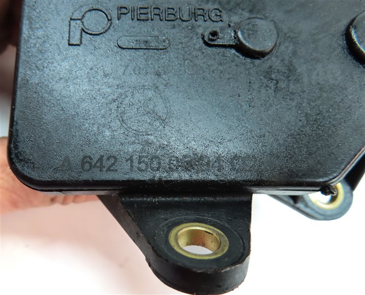 Thumbnail 6: 12 MERCEDES GL350 X164 3.0L DIESEL (OM642) INTAKE MANIFOLD RUNNER VALVE ACTUATOR