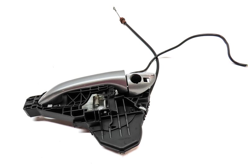 Thumbnail 2: 2012 MERCEDES GL350 (X164) FRONT LEFT DRIVER DOOR HANDLE w/out KEYLESS (Silver)