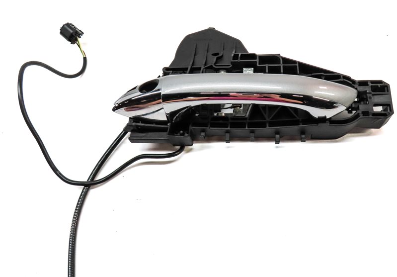 Thumbnail 4: 2012 MERCEDES GL350 (X164) FRONT LEFT DRIVER DOOR HANDLE w/out KEYLESS (Silver)