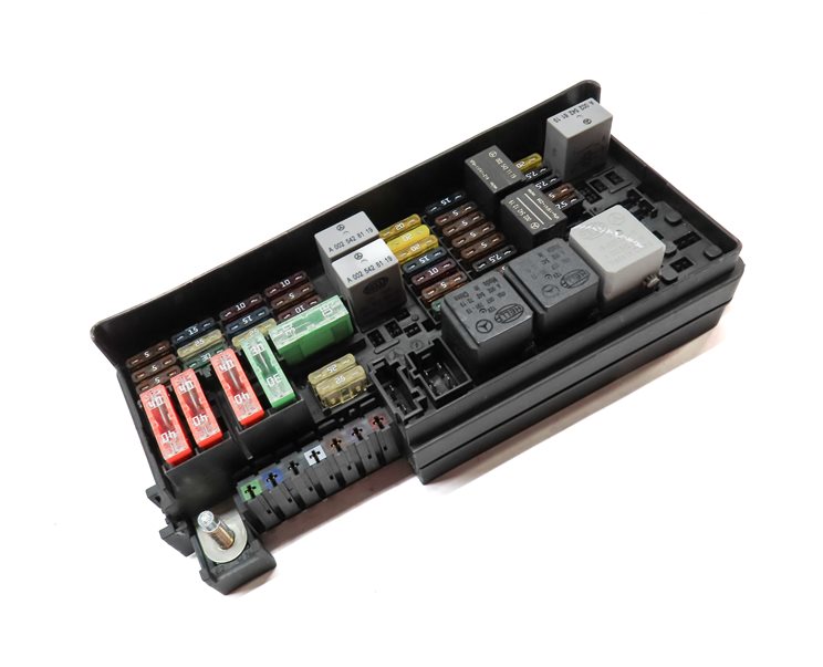 Thumbnail 3: 2012 MERCEDES GL350 (X164) 3.0L DIESEL (OM642) ENGINE REAR FUSE RELAY BOX PANEL