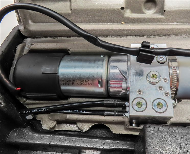 Thumbnail 5: 12 MERCEDES GL350 (X164) REAR TRUNK HATCH AUTO OPEN CLOSE HYDRAULIC PUMP SYSTEM