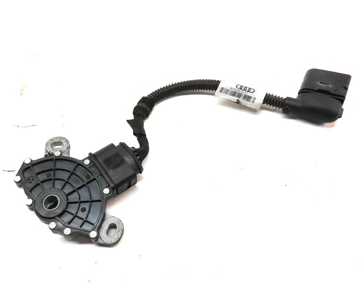 Thumbnail 2: 2018 AUDI Q3 (8U) 2.0L (CCTA) AUTOMATIC TRANSMISSION NEUTRAL SAFETY SWITCH
