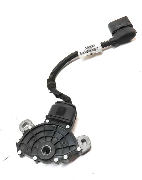 Thumbnail 3: 2018 AUDI Q3 (8U) 2.0L (CCTA) AUTOMATIC TRANSMISSION NEUTRAL SAFETY SWITCH