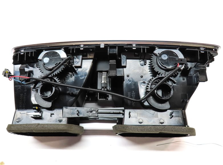 Thumbnail 5: 2018 AUDI Q3 (8U) FRONT CENTER DASH HEAT AIR AC HVAC DUAL VENT (Black)