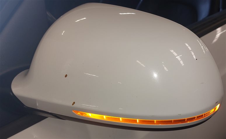 Thumbnail 2: 15-18 AUDI Q3 8U LEFT DRIVER HEATED DOOR MIRROR HOUSING NO GLASS (White)