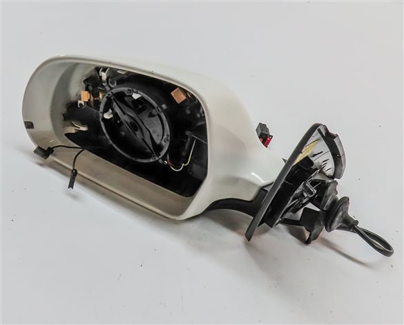 Thumbnail 4: 15-18 AUDI Q3 8U LEFT DRIVER HEATED DOOR MIRROR HOUSING NO GLASS (White)