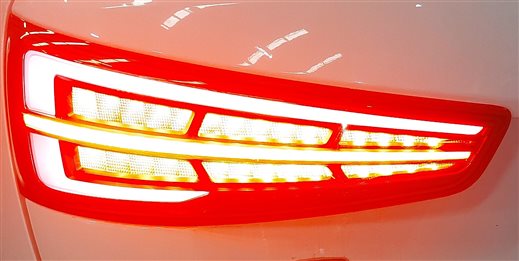 Thumbnail 2: 2015-2018 AUDI Q3 (8U) REAR LEFT DRIVER TRUNK LED TAILLIGHT BRAKE LIGHT LAMP