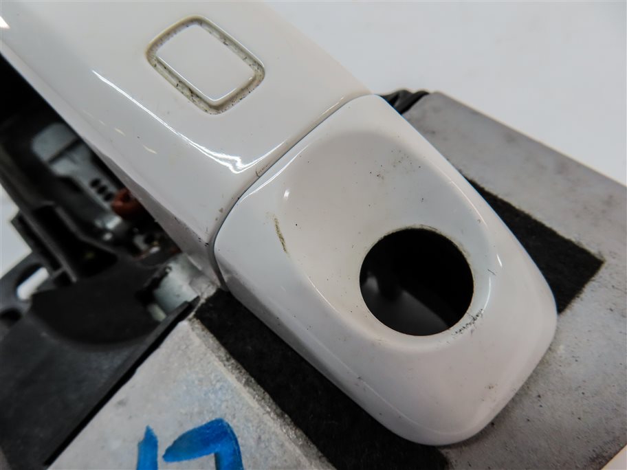 Thumbnail 6: 2015-2018 AUDI Q3 (8U) FRONT LEFT DRIVER DOOR HANDLE (White)