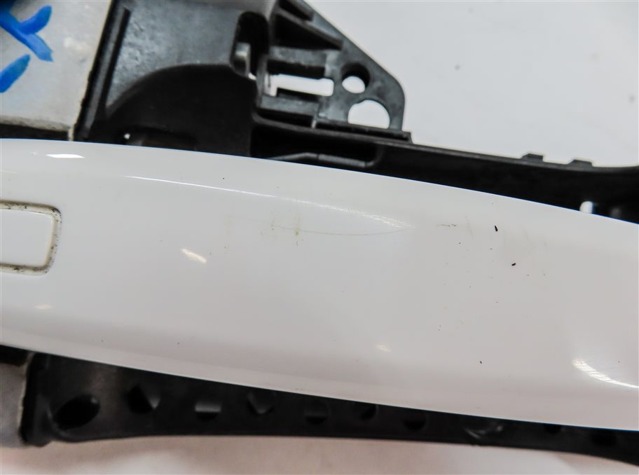 Thumbnail 8: 2015-2018 AUDI Q3 (8U) FRONT LEFT DRIVER DOOR HANDLE (White)