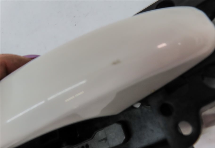 Thumbnail 9: 2015-2018 AUDI Q3 (8U) RIGHT FRONT PASSENGER DOOR HANDLE (White)