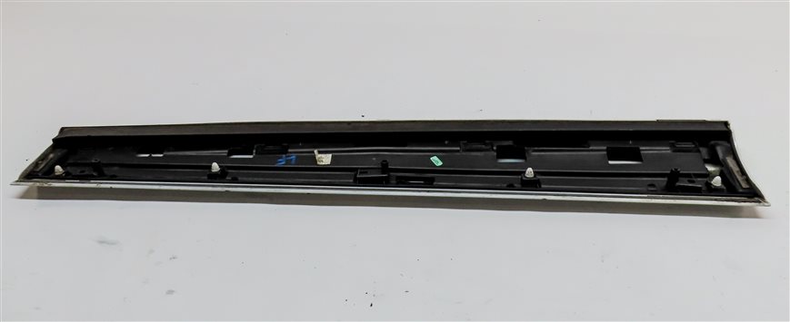 Thumbnail 5: 2018 AUDI Q3 (8U) FRONT LEFT DRIVER LOWER EXTERIOR DOOR TRIM MOULDING (White)