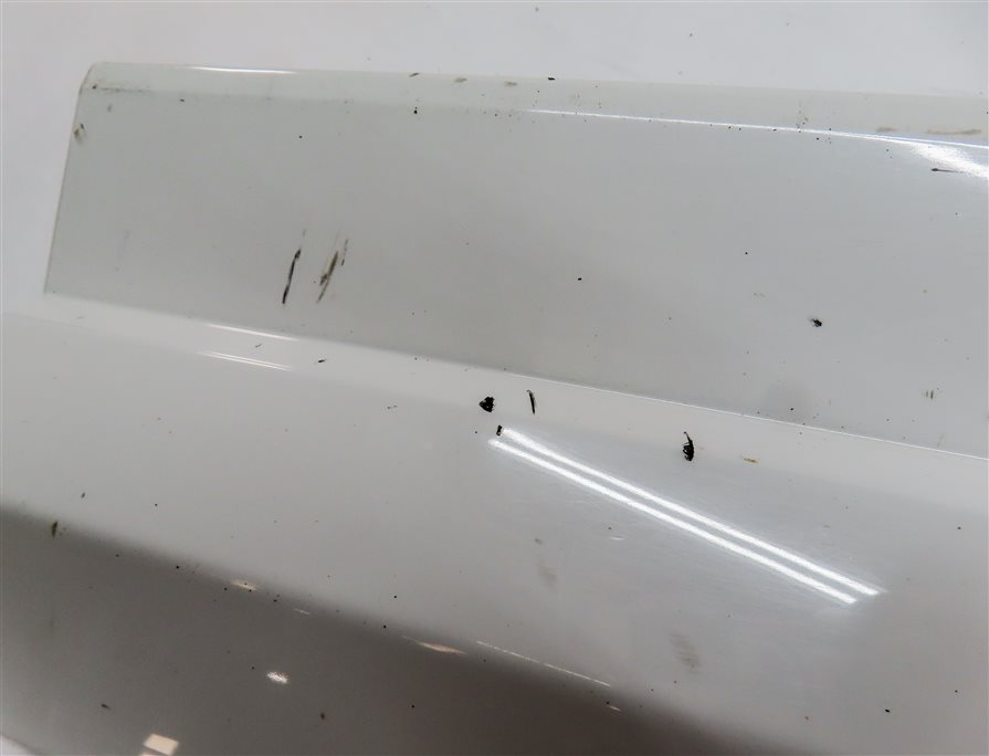 Thumbnail 9: 2018 AUDI Q3 (8U) FRONT LEFT DRIVER LOWER EXTERIOR DOOR TRIM MOULDING (White)